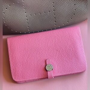 🩷Chic Pink Dogon Duo Togo  Pebbled Wallet